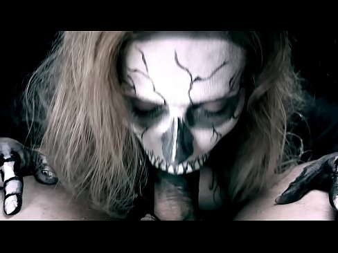 ❤️ Demonflicka suger kuk med sin svarta mun och sväljer sperma. ❤❌ Kvalitets sex at us ❤